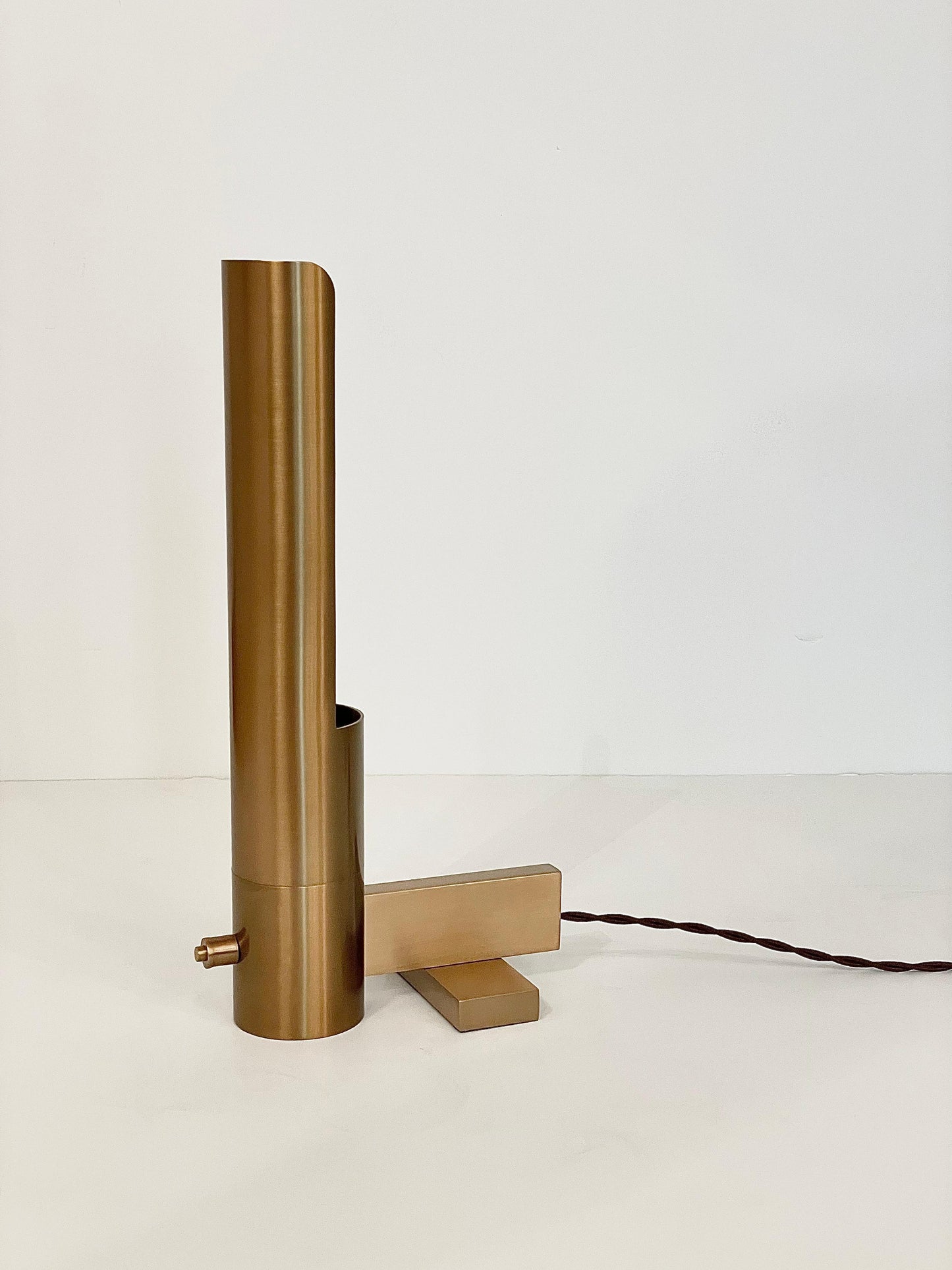UPLIGHT TABLE LAMP BRASS
