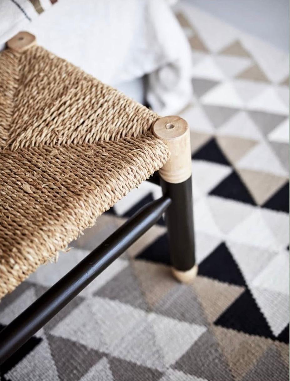 STRAW BENCH