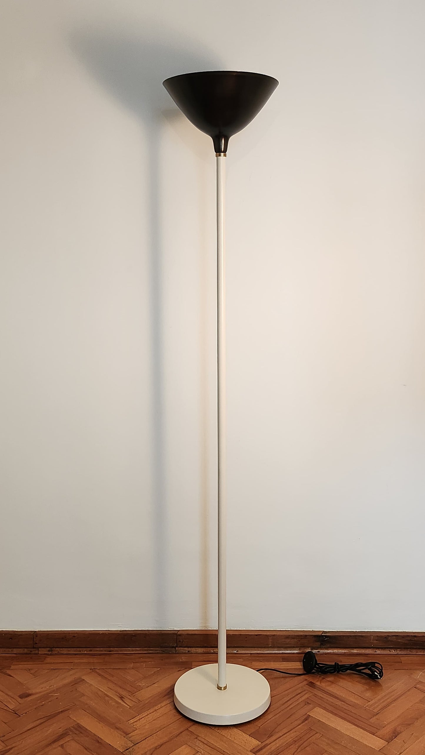 UPLIGHT FLOOR LAMP