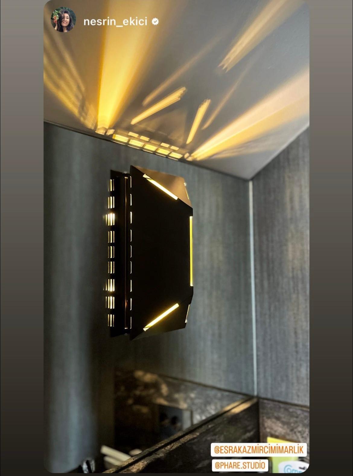 FOLD WALL